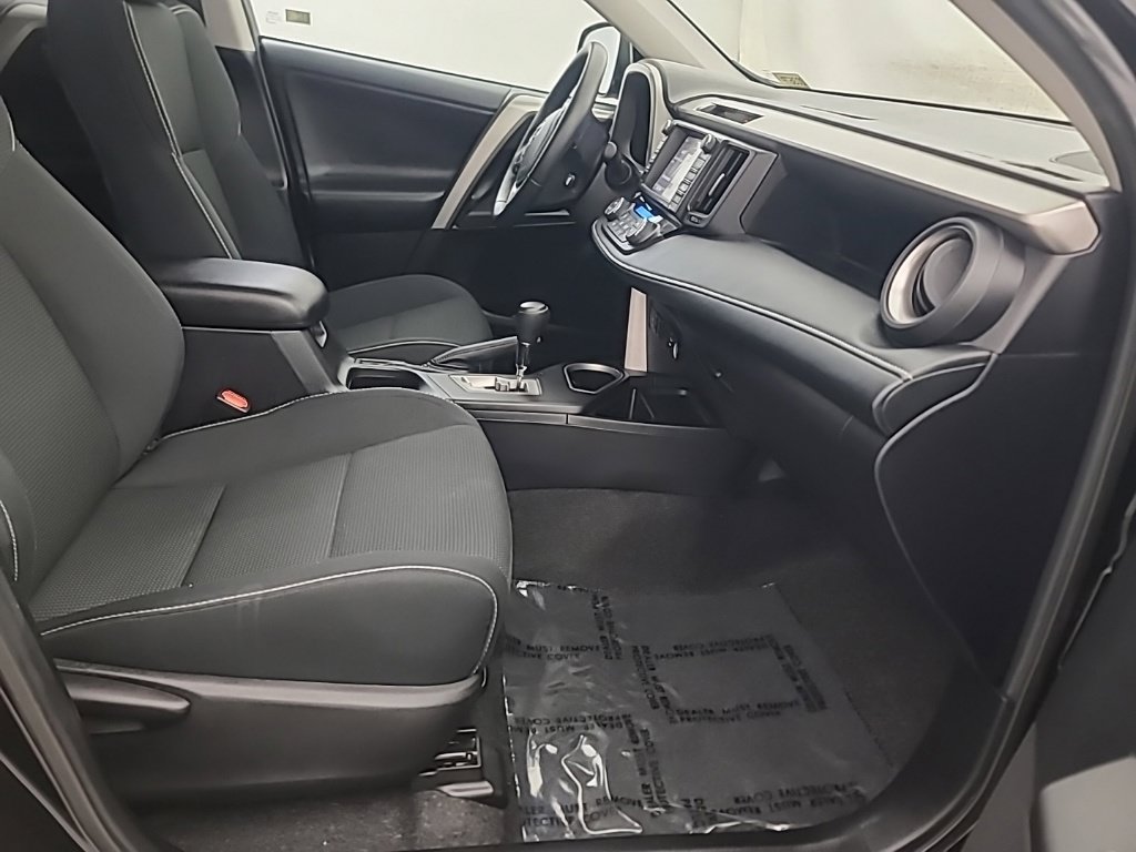 Used 2018 Toyota RAV4 XLE AWD/4WD image 15