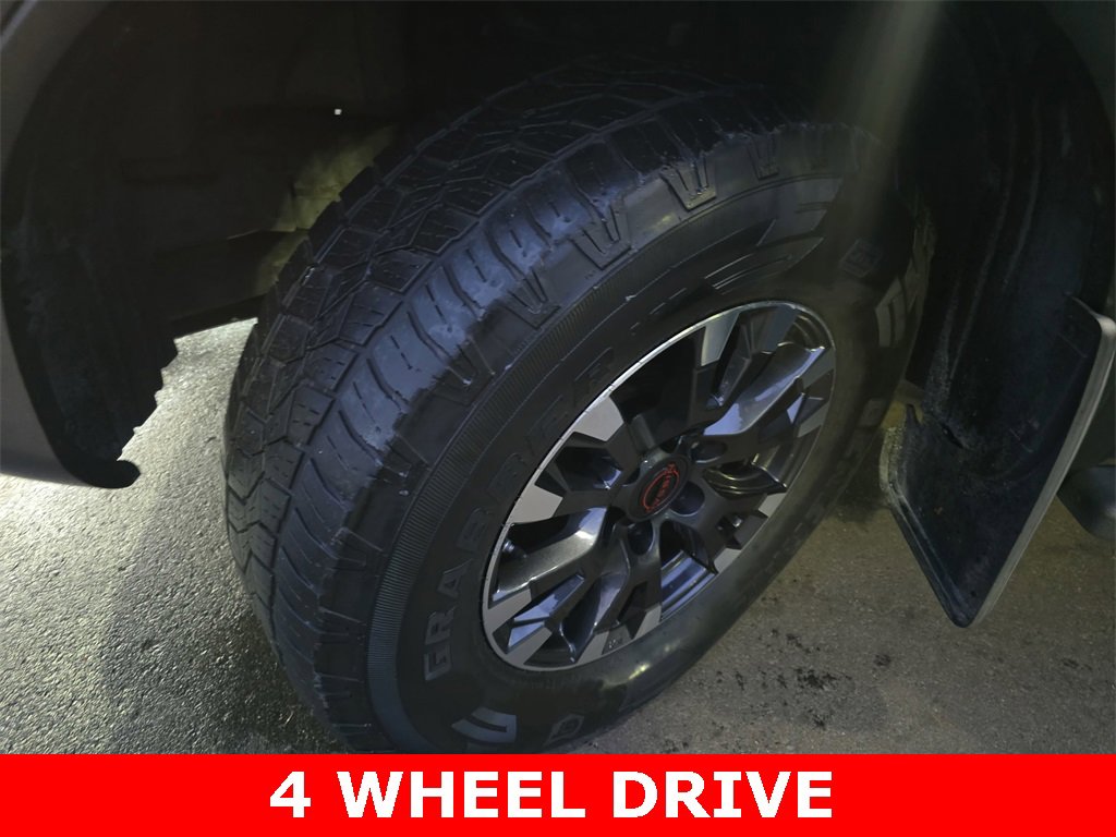 Used 2023 Nissan Titan PRO-4X w/ Pro-4x Convenience Package image 32