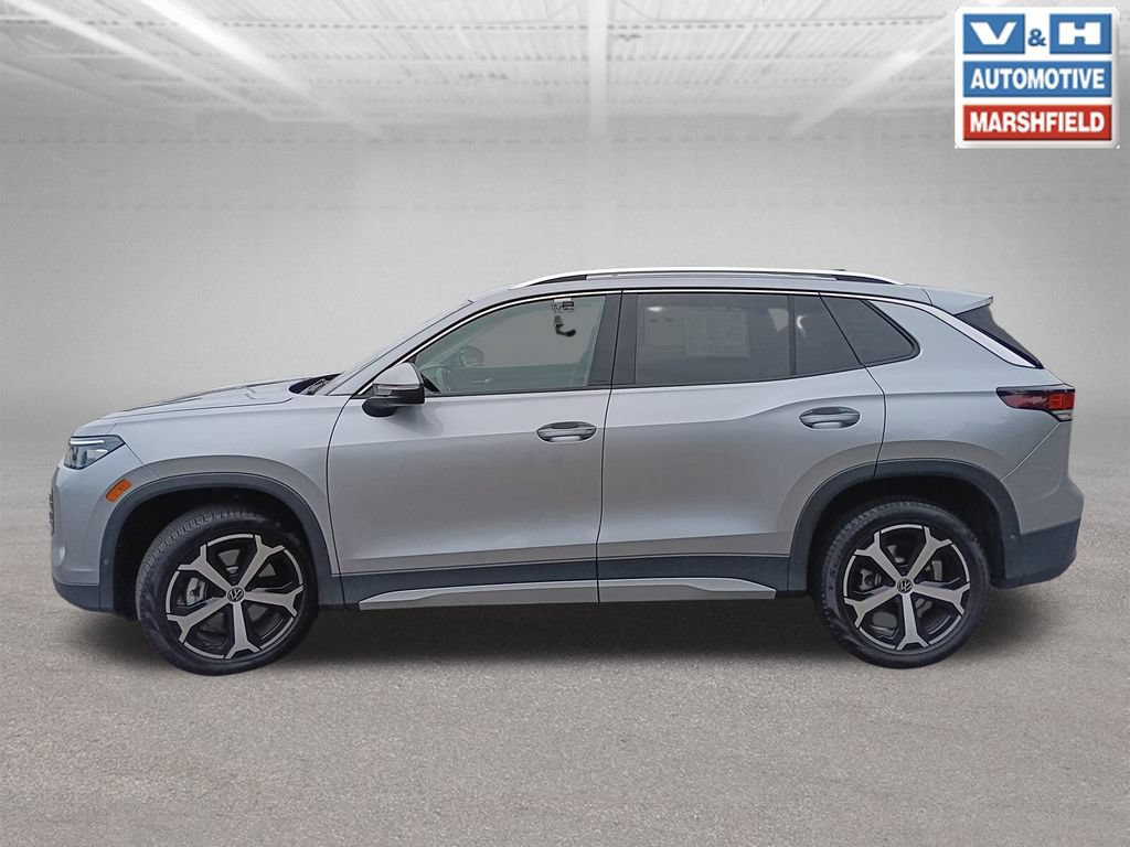 Used 2026 Volkswagen Tiguan SE AWD/4WD image 4