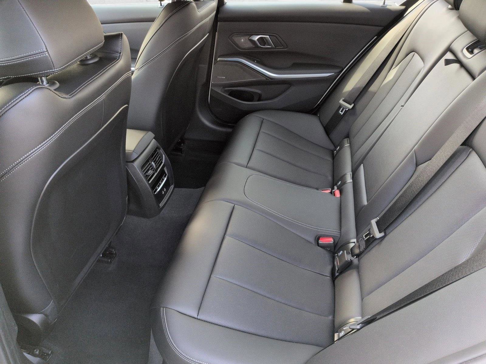 Used 2025 BMW 330i xDrive Sedan AWD/4WD image 20