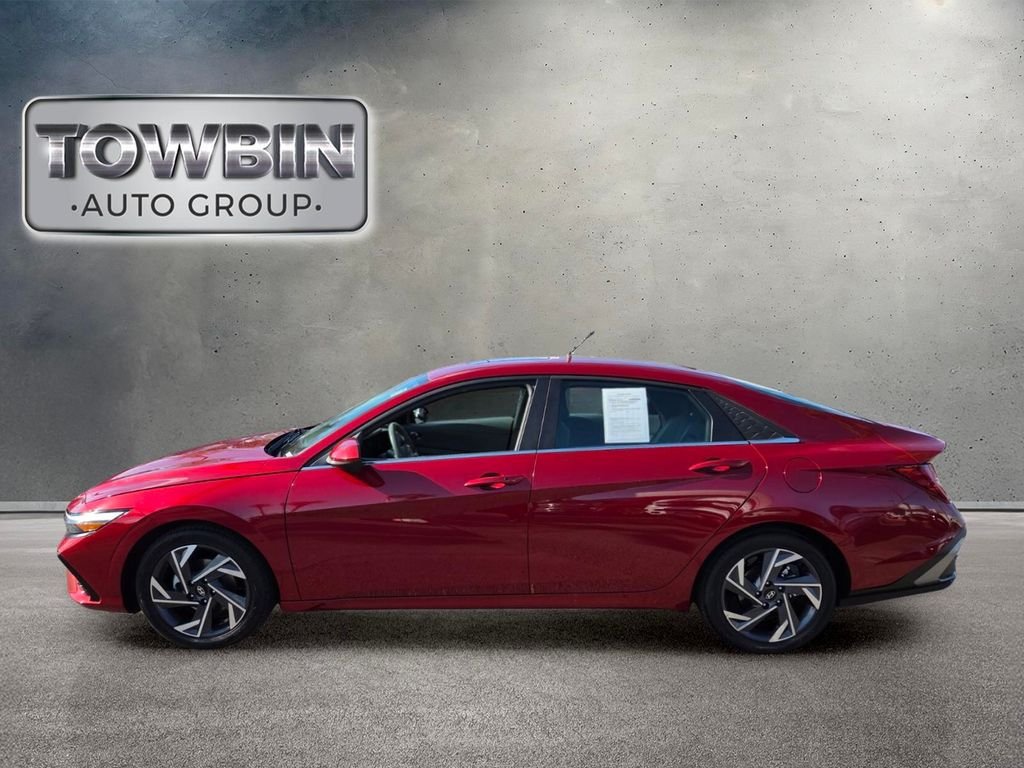 Used 2025 Hyundai Elantra SEL FWD image 7