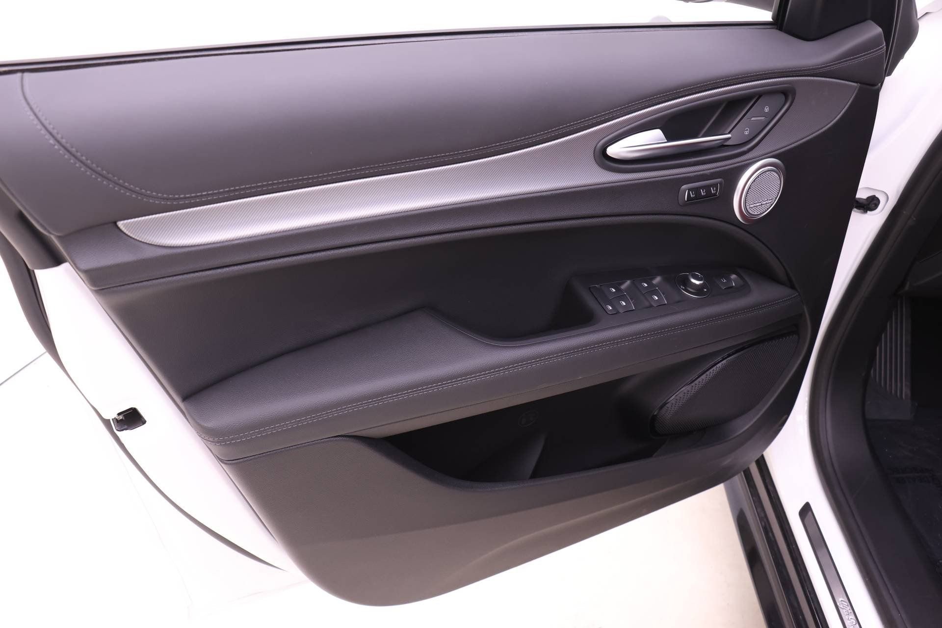 New 2026 Alfa Romeo Stelvio Sprint image 11