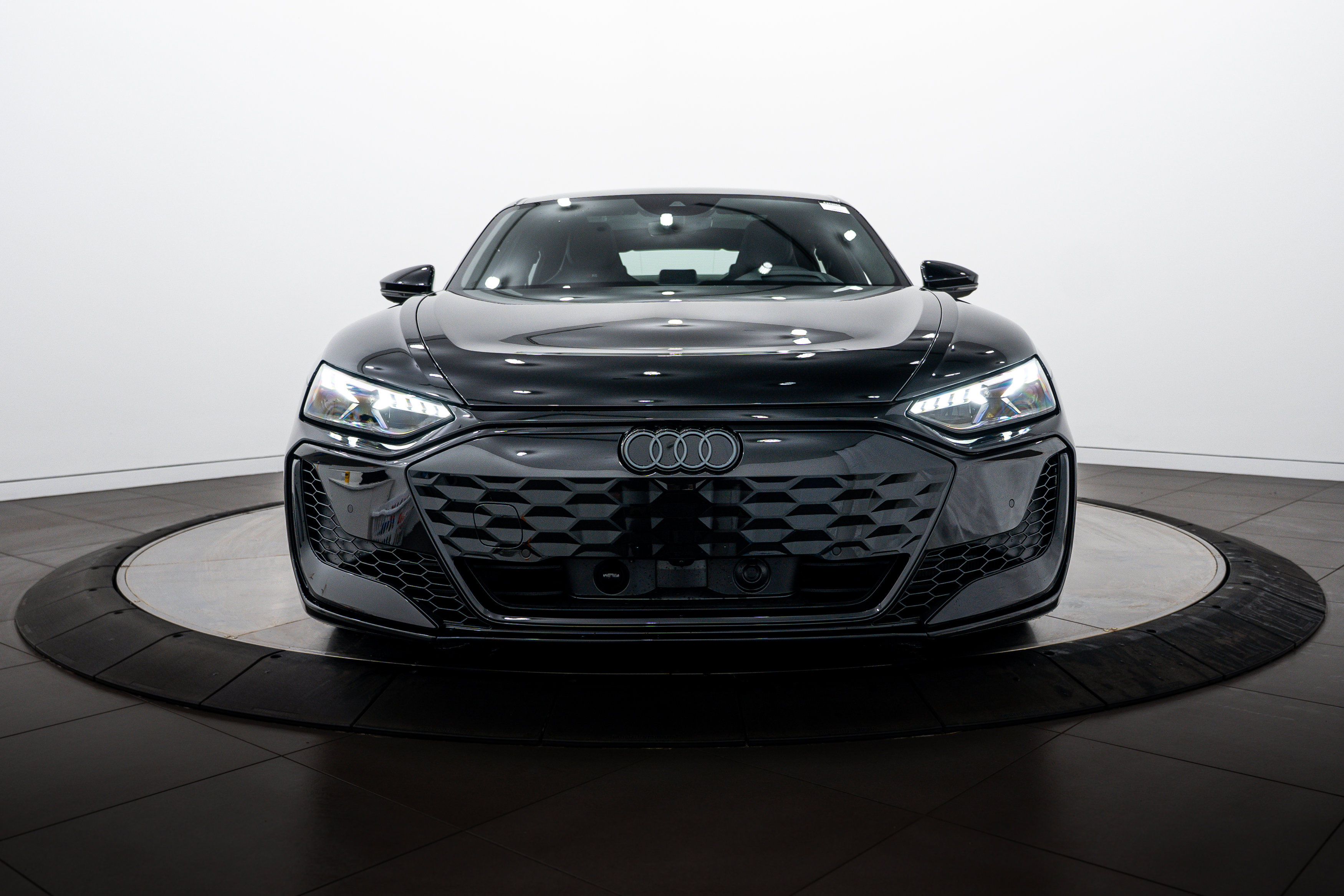 New 2025 Audi RS e-tron GT performance AWD/4WD image 25