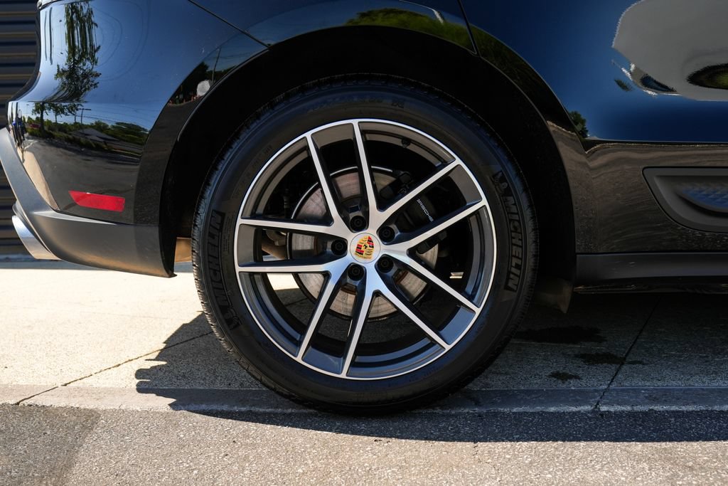 Certified 2026 Porsche Macan AWD/4WD image 37