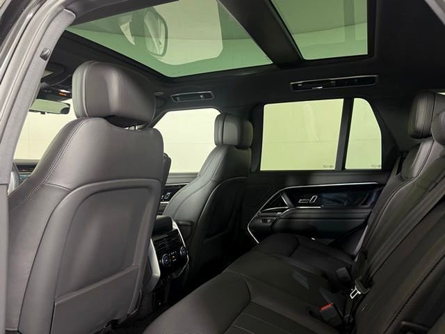 New 2025 Land Rover Range Rover SE image 22