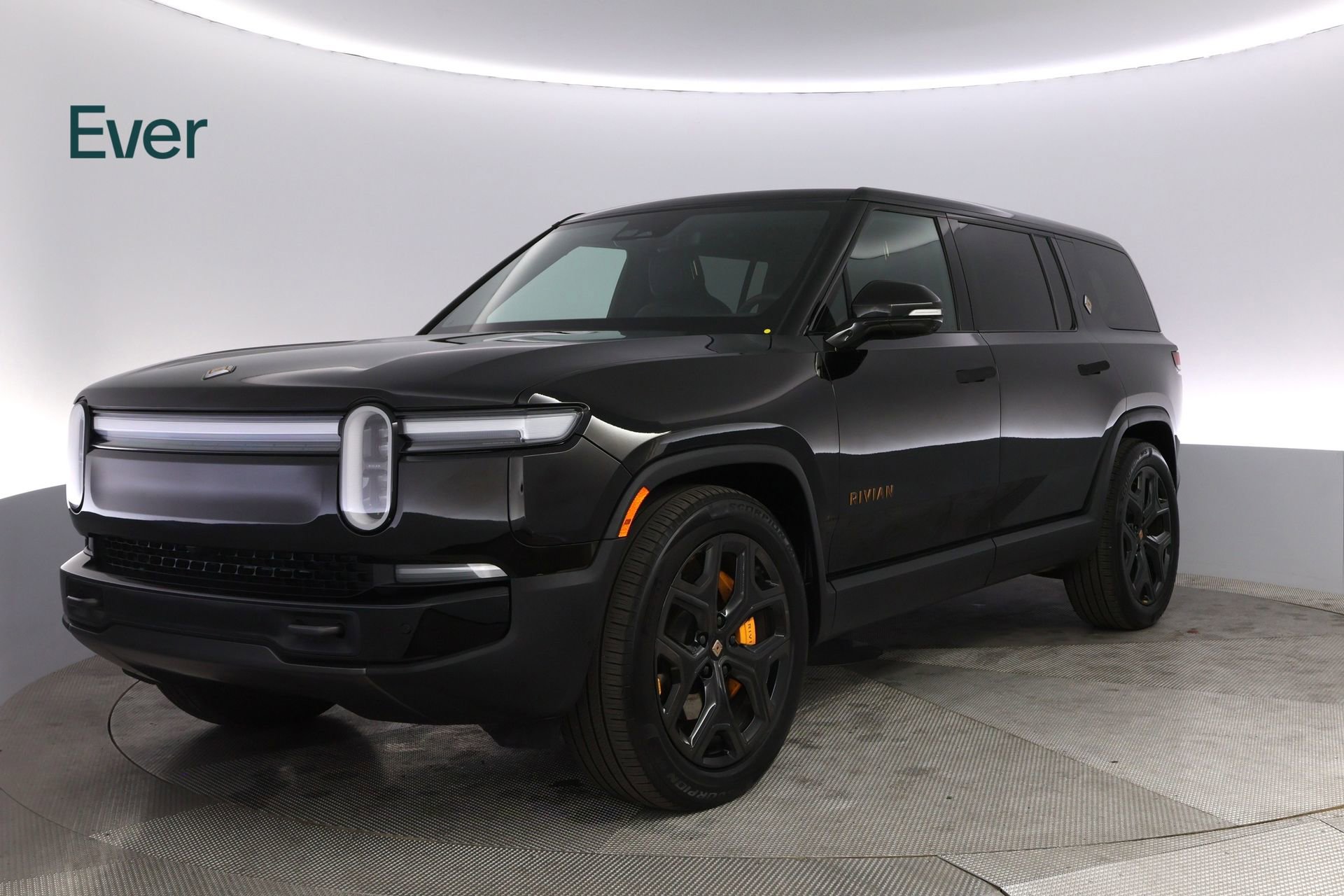 Used 2025 Rivian R1S Premium AWD/4WD image 2