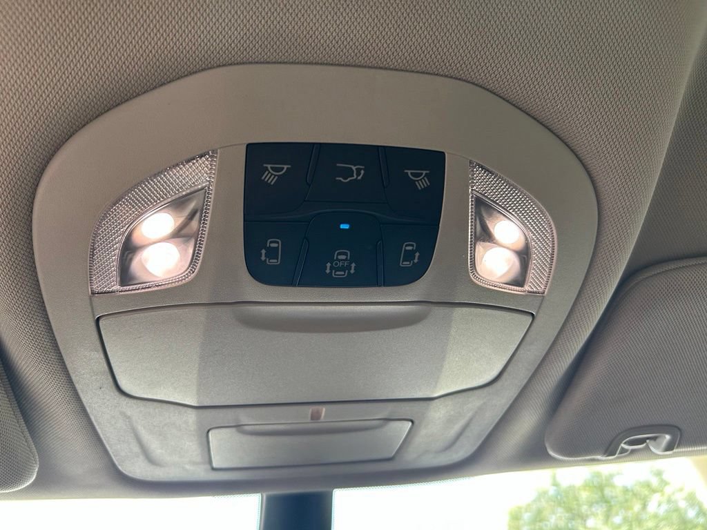 Used 2024 Chrysler Pacifica Touring-L FWD image 51