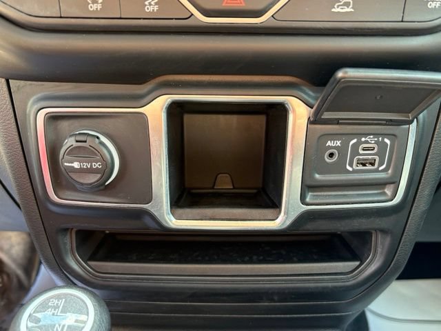 Used 2023 Jeep Wrangler Sport AWD/4WD image 17