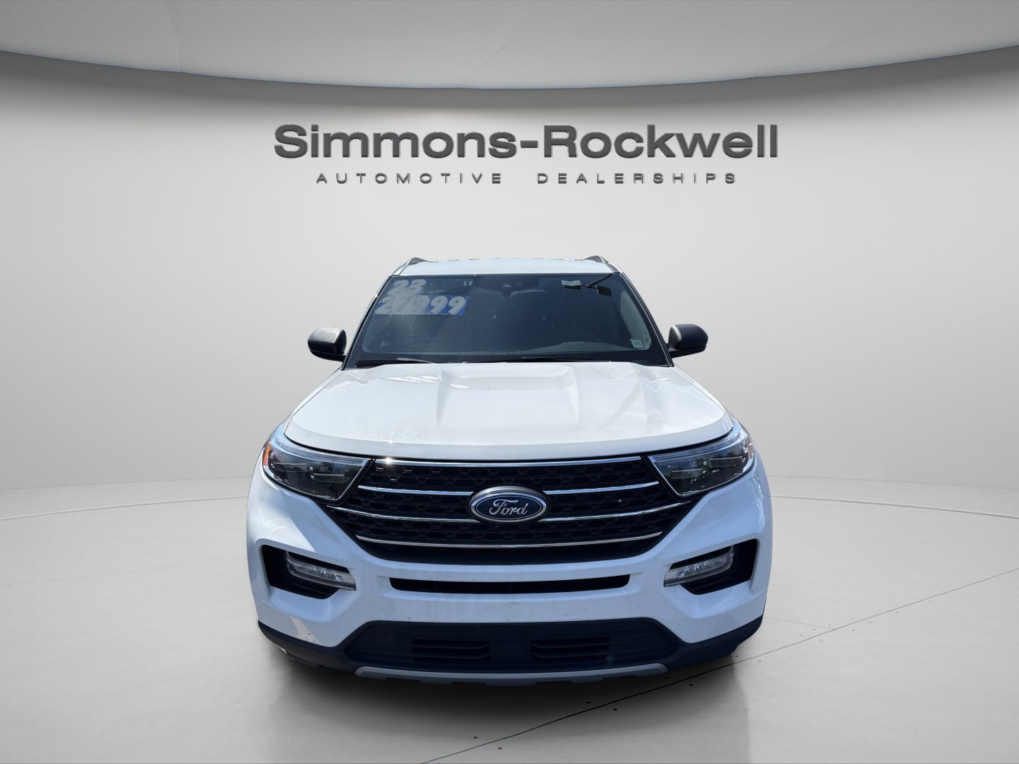 Used 2023 Ford Explorer XLT w/ Equipment Group 202A image 8