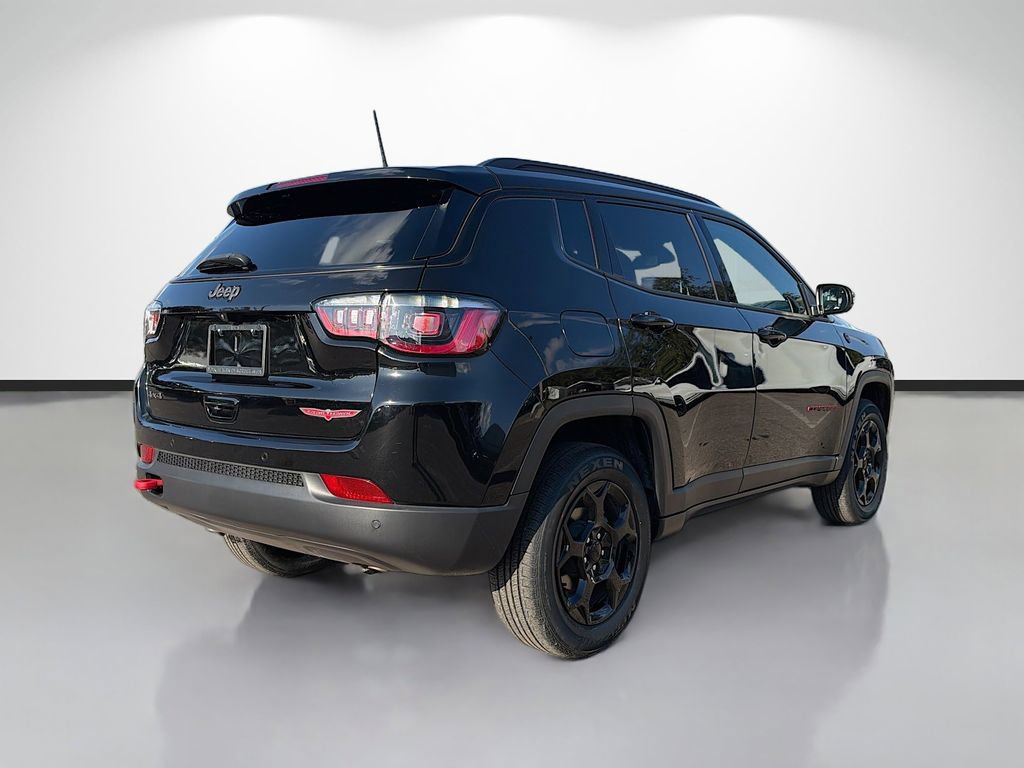 Used 2023 Jeep Compass Trailhawk AWD/4WD image 3