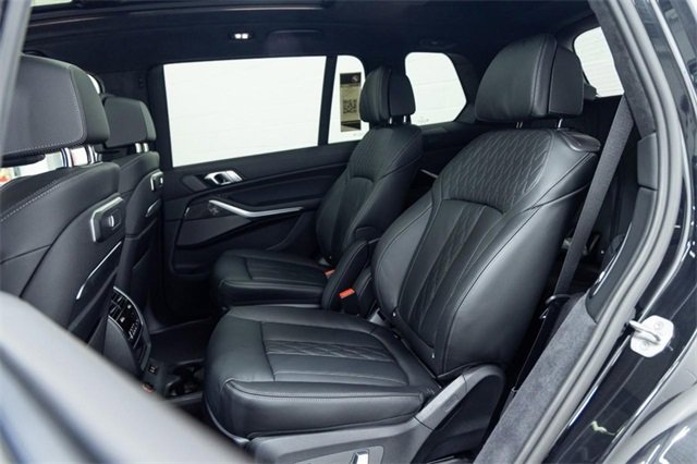 New 2026 BMW X7 M60i image 27