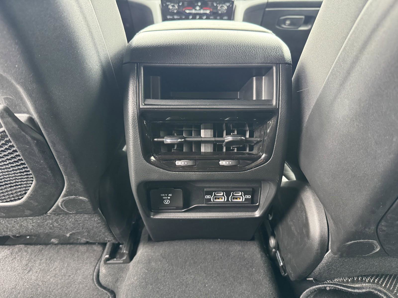 Used 2025 Jeep Grand Cherokee Laredo X w/ Luxury Tech Group I image 29