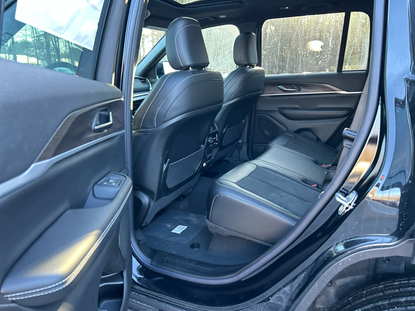 New 2026 Jeep Grand Cherokee Altitude AWD/4WD image 23