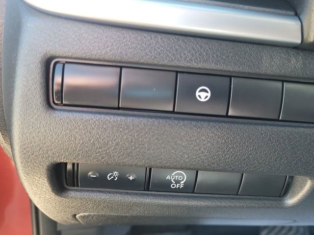 Certified 2023 Nissan Rogue SV FWD image 12