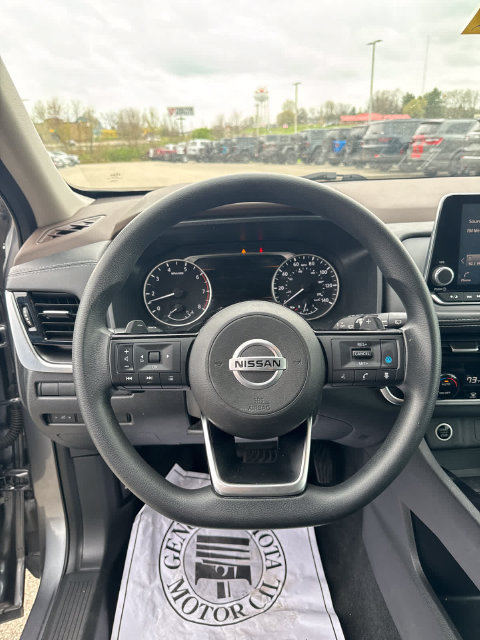 Used 2021 Nissan Rogue SV AWD/4WD image 19