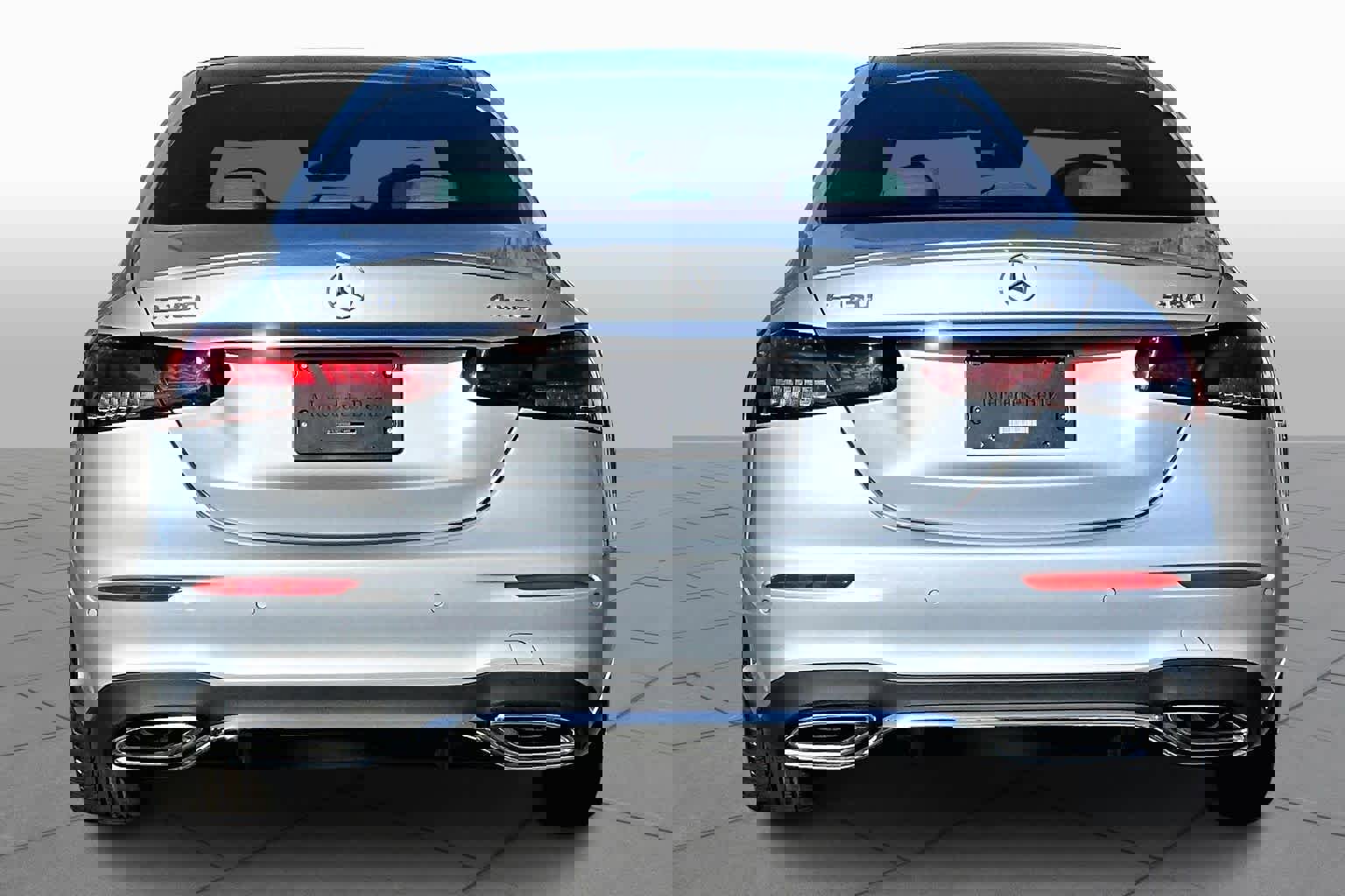 Used 2022 Mercedes-Benz E 350 4MATIC Sedan w/ Driver Assistance Package image 5