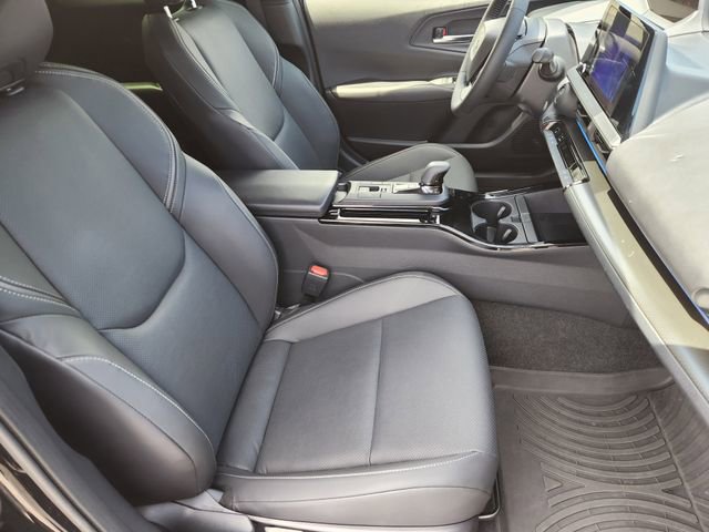 Used 2025 Toyota Prius FWD image 12