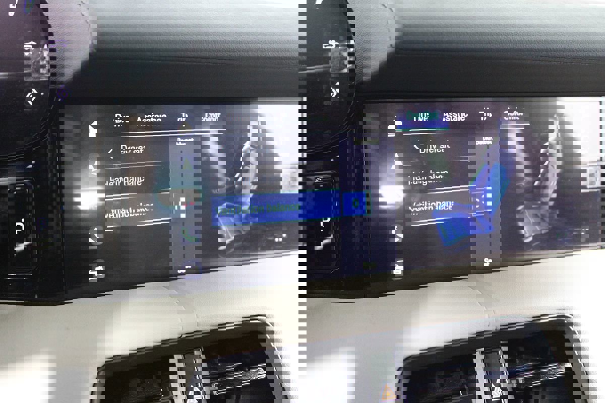 Used 2022 Porsche Taycan image 25