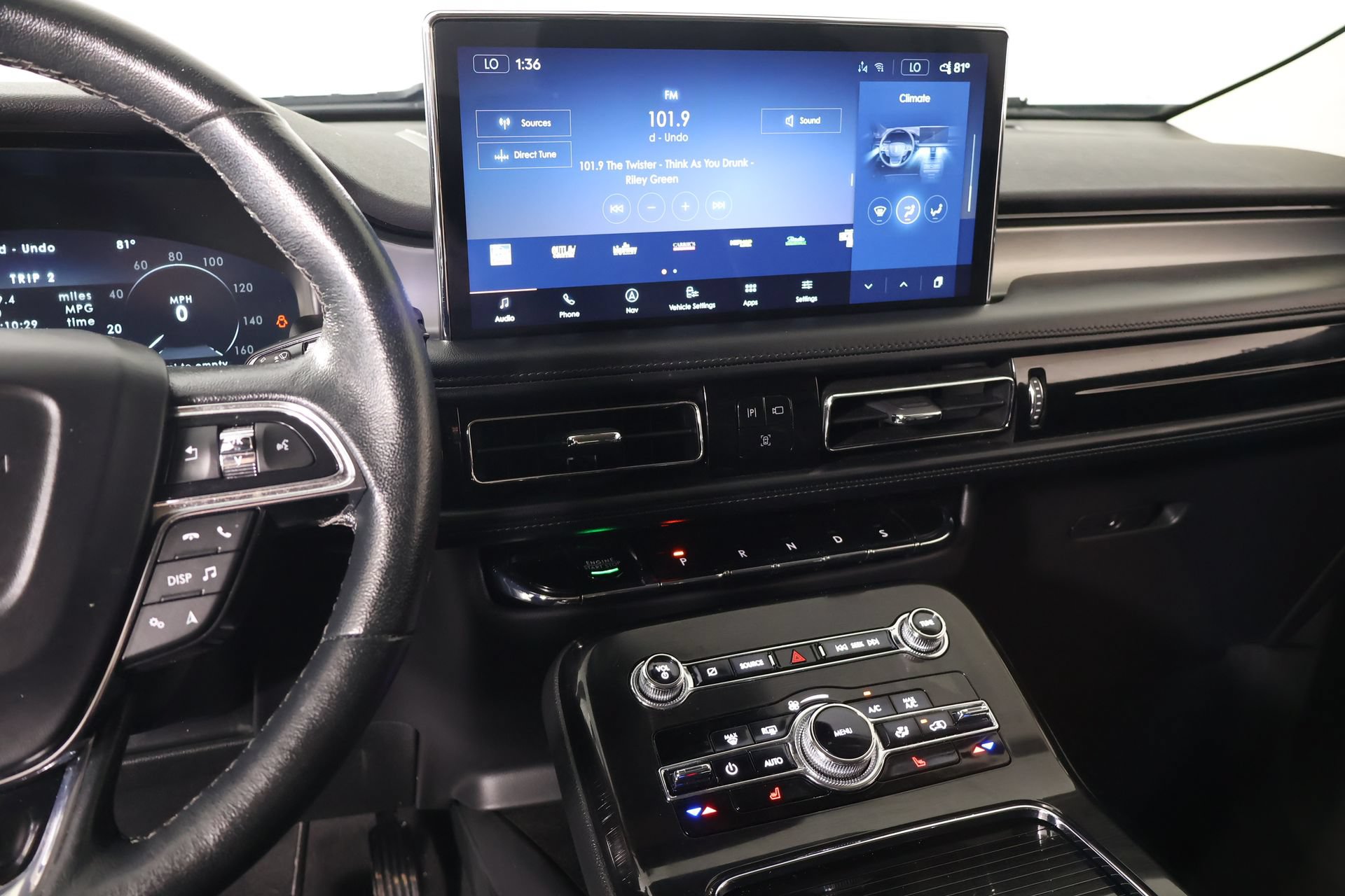 Used 2023 Lincoln Nautilus AWD w/ Premium Package image 5
