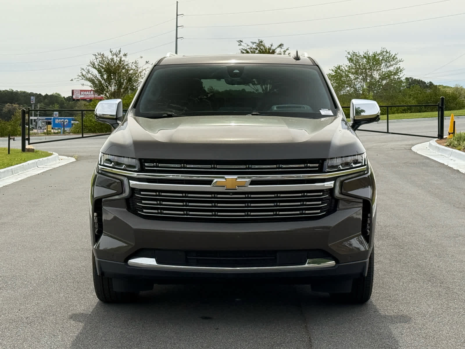 Used 2021 Chevrolet Tahoe Premier w/ Premium Package AWD/4WD image 8
