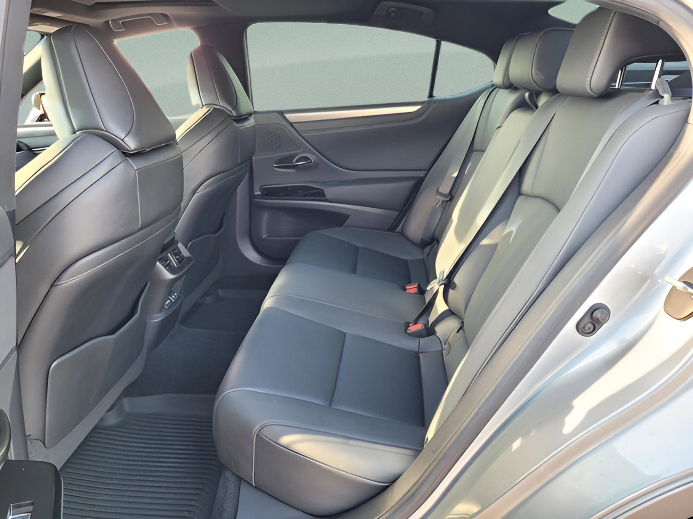 Used 2022 Lexus ES 350 F Sport image 12