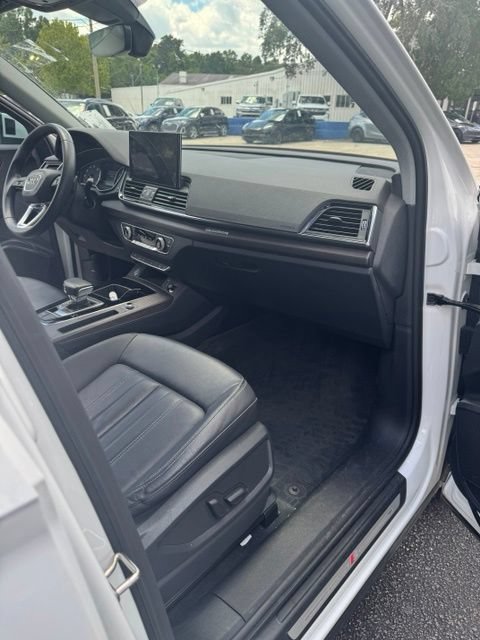 Used 2023 Audi Q5 2.0T Premium w/ Convenience Package AWD/4WD image 16