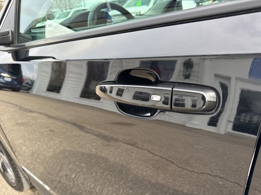 Certified 2023 GMC Terrain SLT w/ LPO, Floor Liner Package image 10