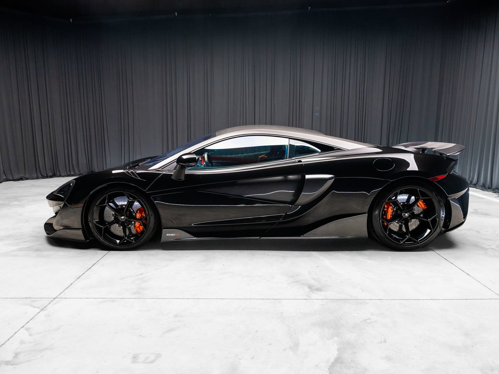 Used 2019 McLaren 600LT RWD image 14