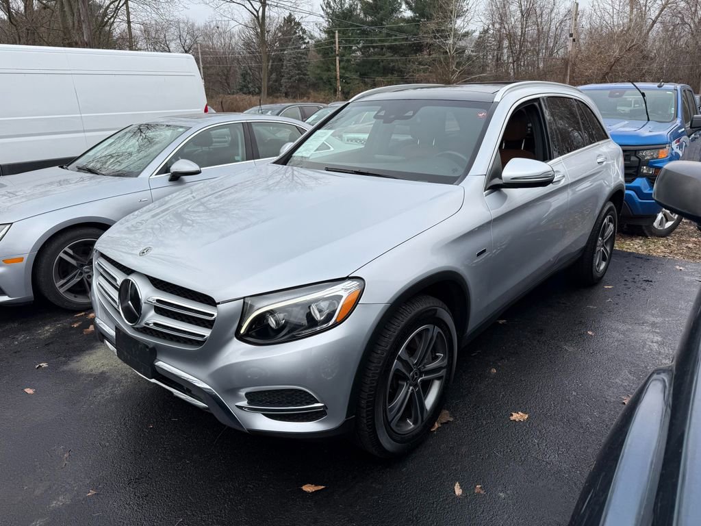 Used 2019 Mercedes-Benz GLC 350e 4MATIC image 2