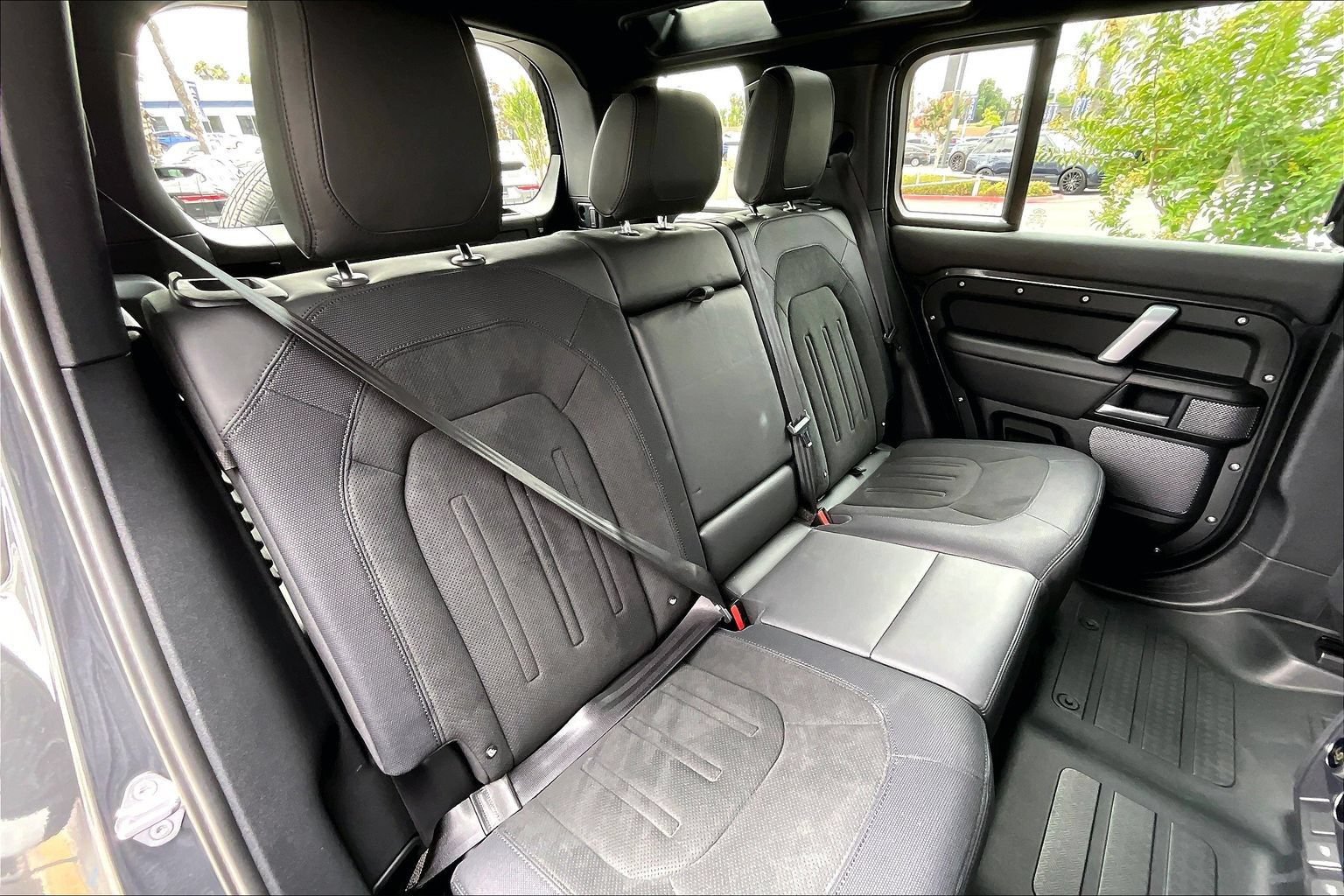 Certified 2024 Land Rover Defender 110 Carpathian Edition AWD/4WD image 27