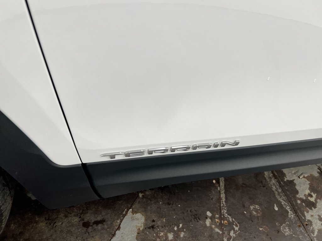 Used 2024 GMC Terrain SLE AWD/4WD image 25