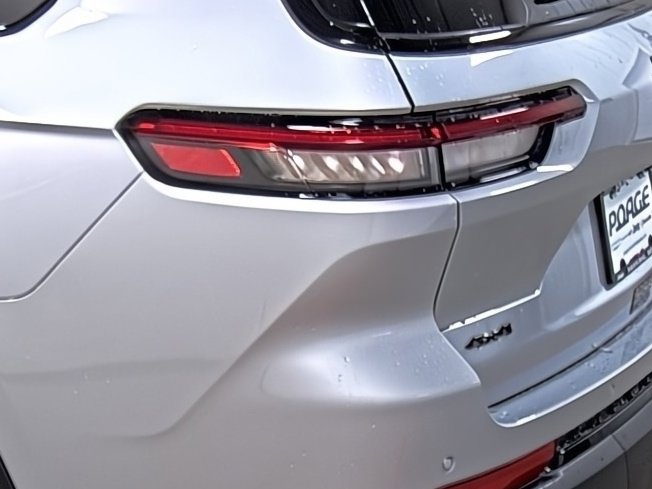 New 2025 Jeep Grand Cherokee L Limited w/ Trailer Tow Package image 10