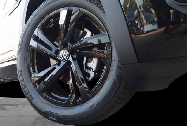 New 2026 Volkswagen Atlas Cross Sport SEL R-Line image 3