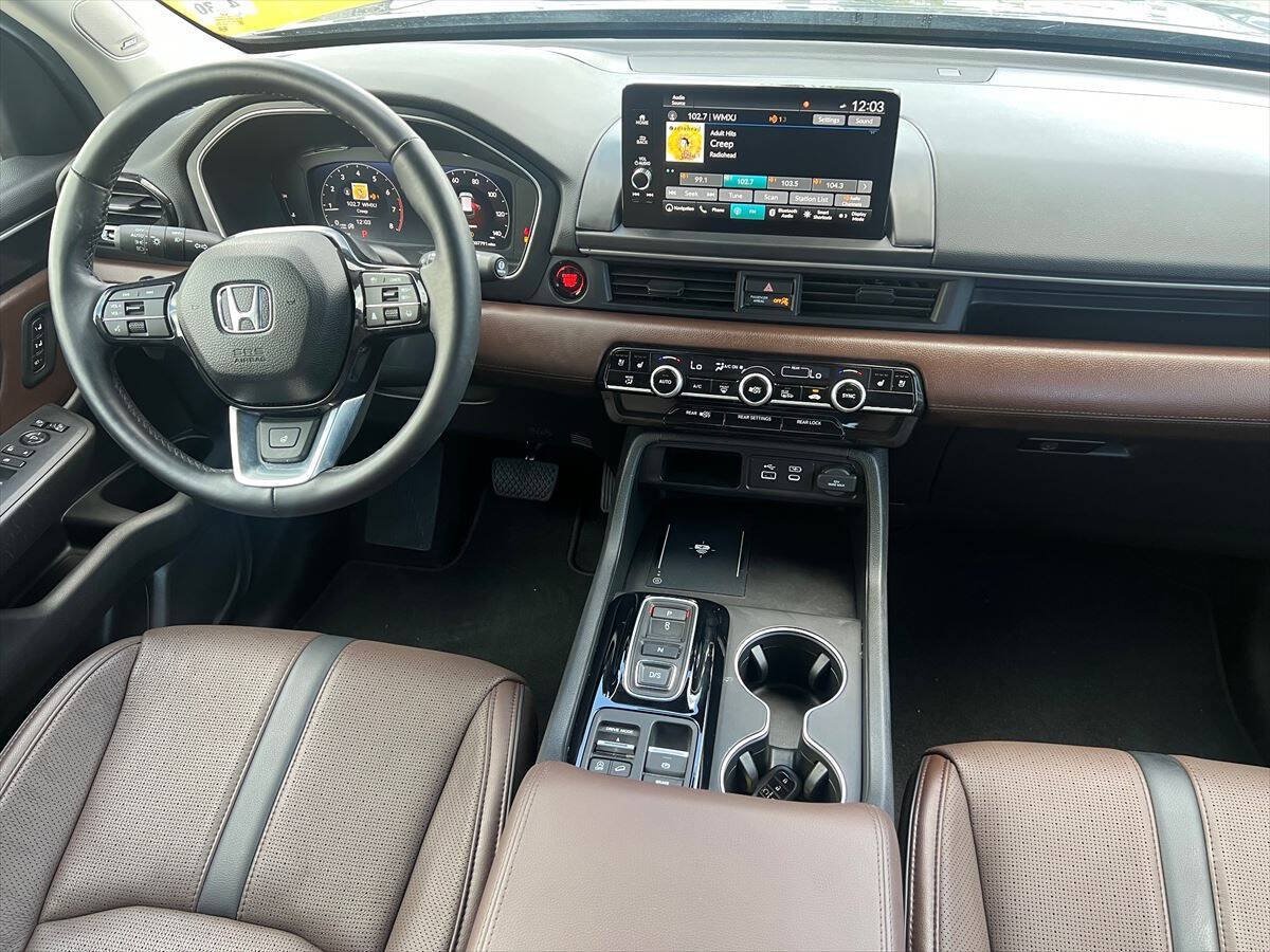 Used 2025 Honda Pilot Elite image 11