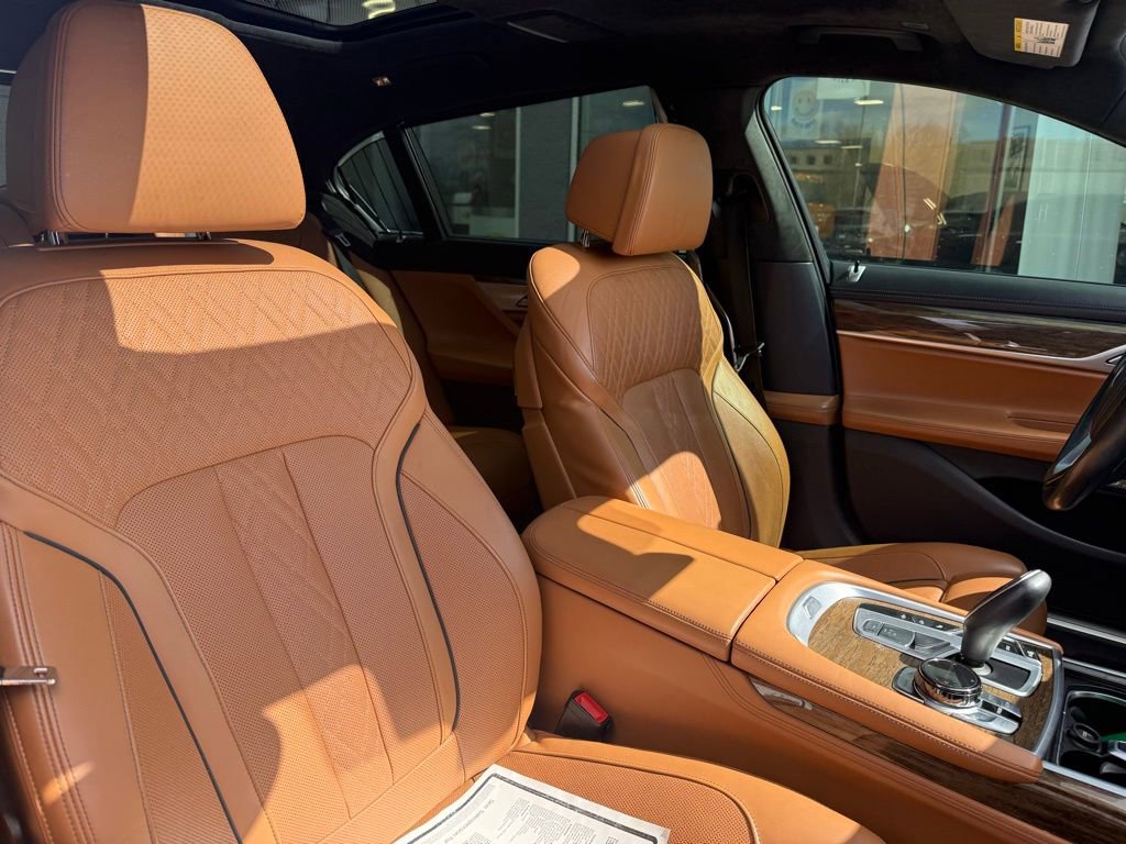 Used 2017 BMW 750i xDrive image 33