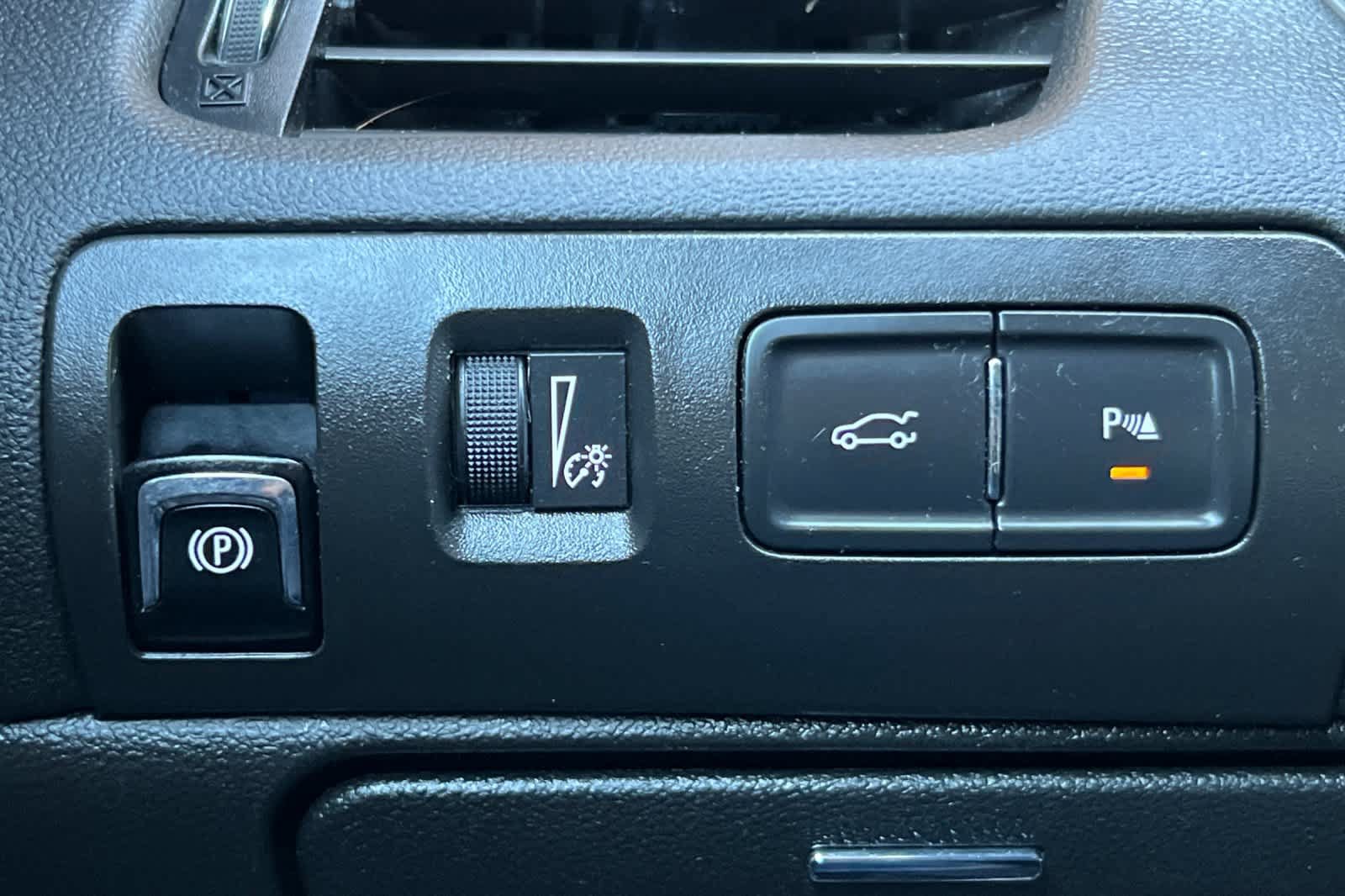 Used 2018 Chevrolet Impala Premier FWD image 30