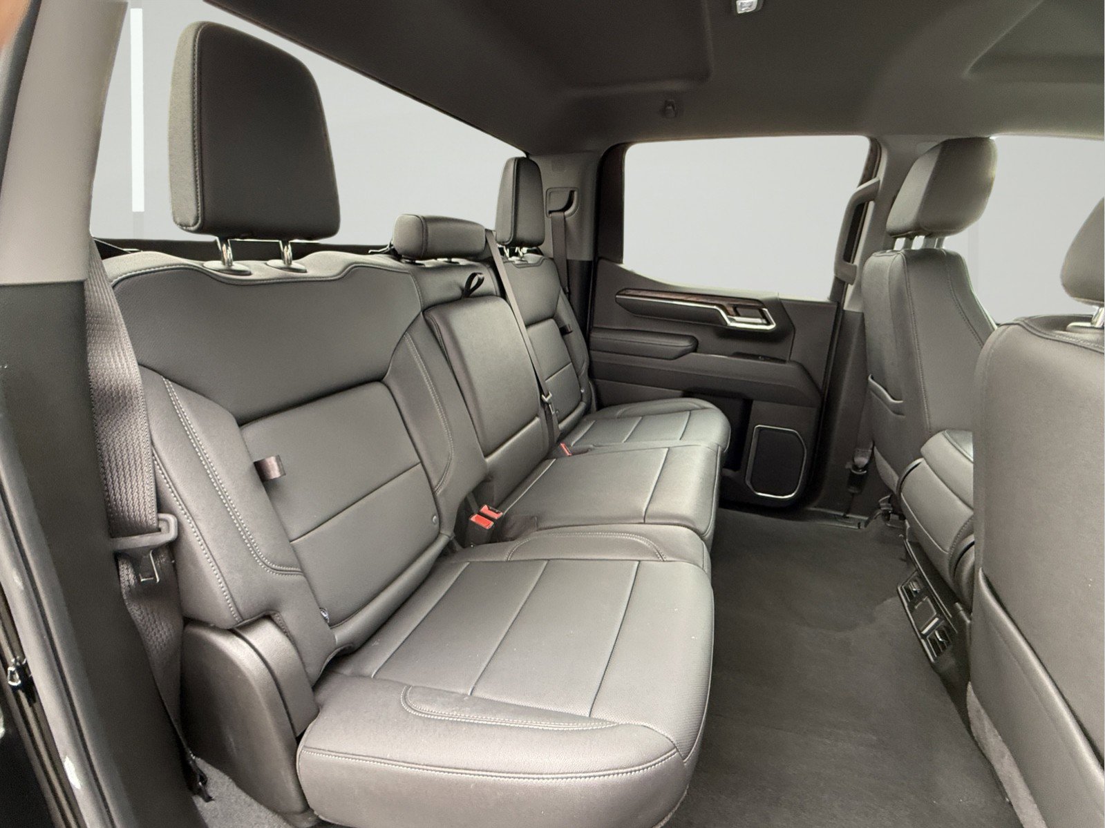 Certified 2025 GMC Sierra 1500 SLT image 10