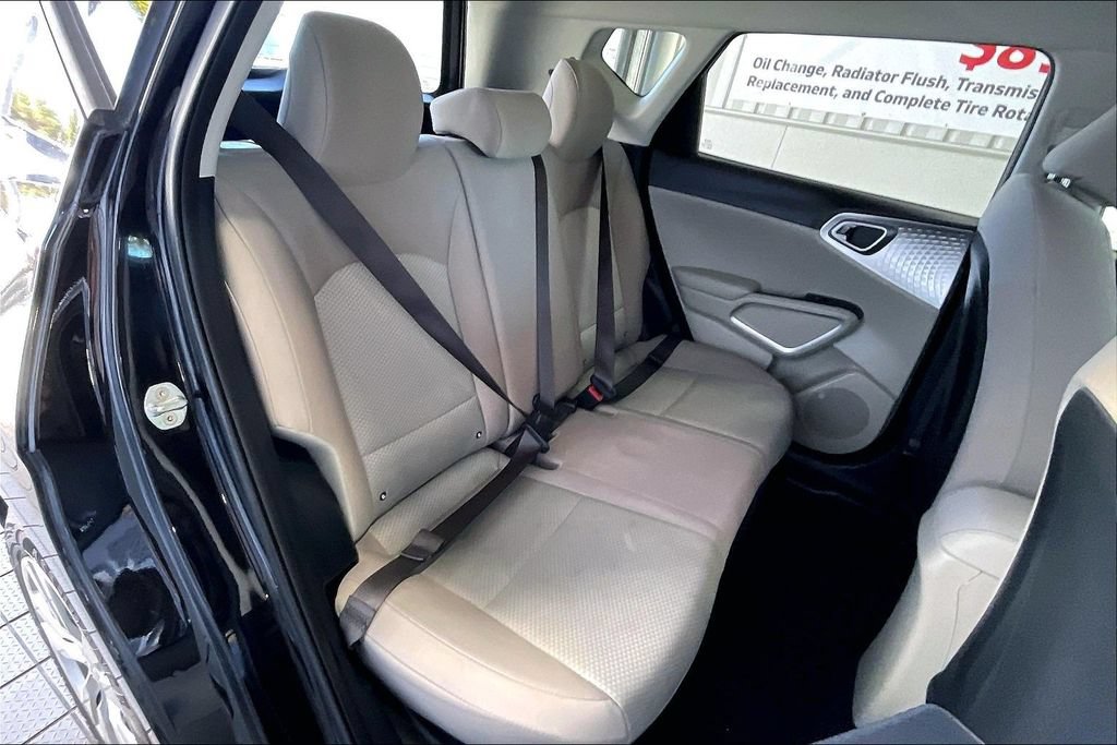 Used 2022 Kia Soul LX FWD image 15