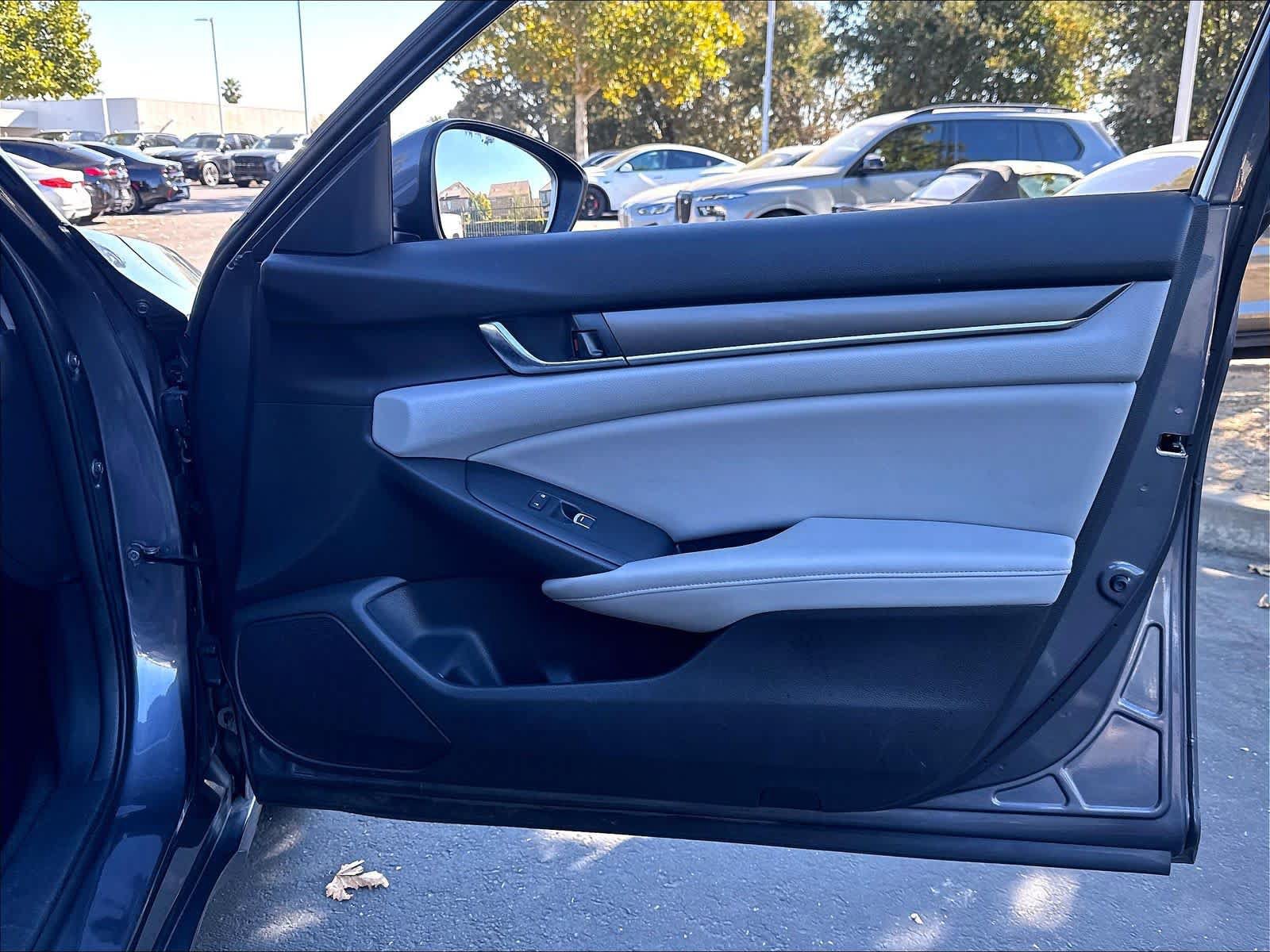 Used 2018 Honda Accord LX image 29