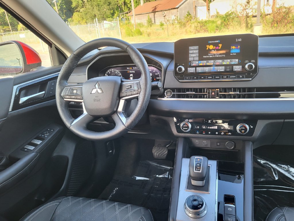 Used 2024 Mitsubishi Outlander SEL FWD image 15