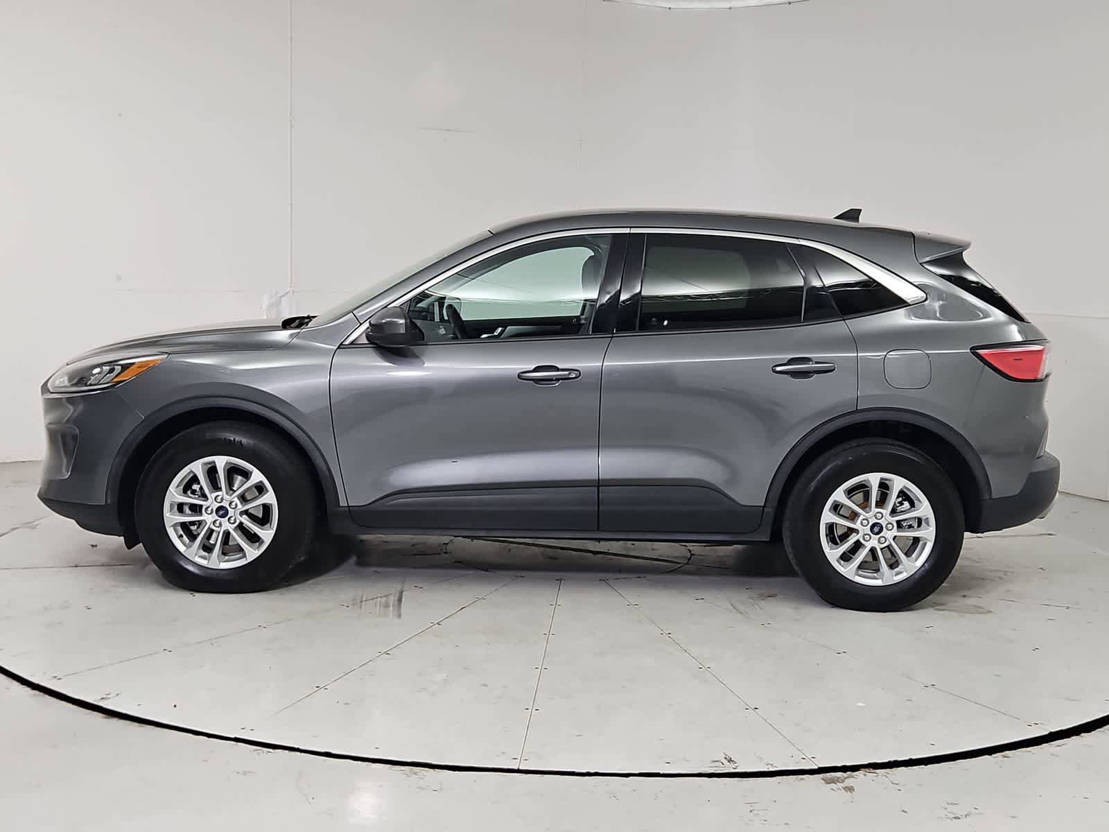 Used 2021 Ford Escape SE w/ Convenience Package AWD/4WD image 3