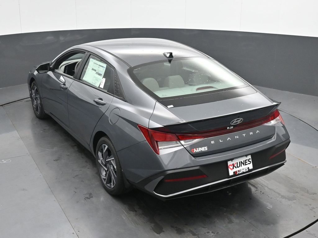 New 2025 Hyundai Elantra Sport image 44