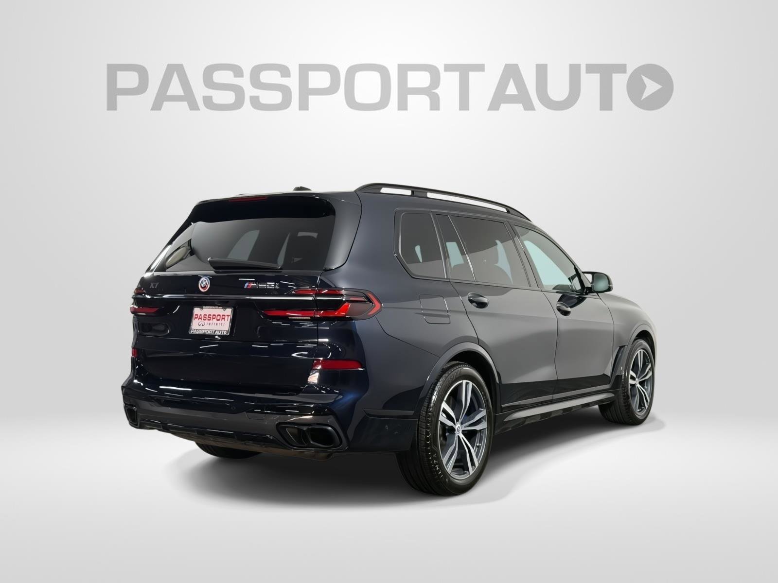 Used 2023 BMW X7 M60i w/ Executive Package image 7