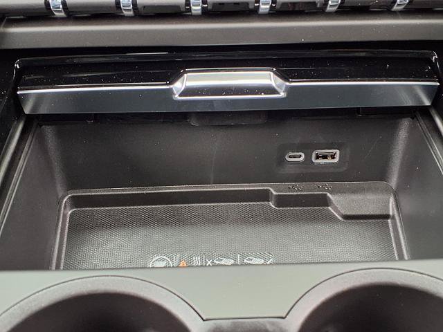 New 2026 GMC Yukon XL AT4 Ultimate w/ LPO, Floor Liner Package AWD/4WD image 9