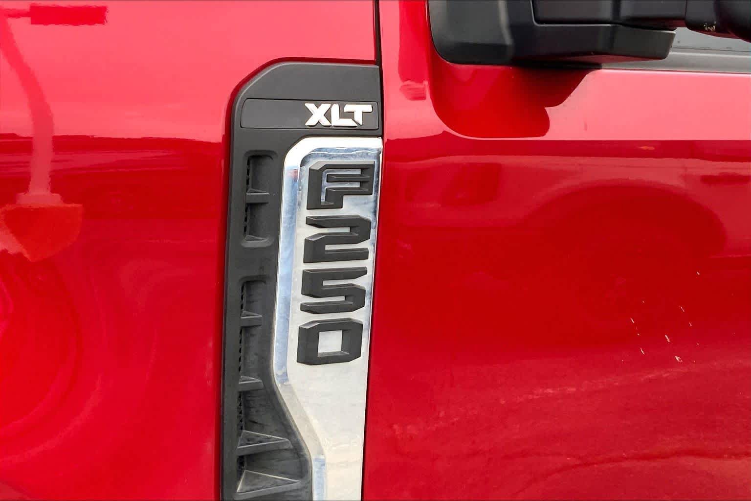 Used 2023 Ford F250 XLT w/ FX4 Off-Road Package AWD/4WD image 27