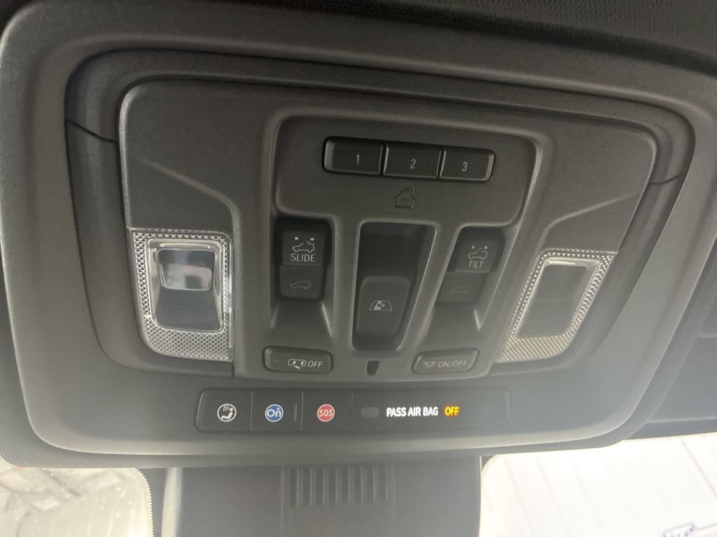 Used 2023 Chevrolet Silverado 1500 ZR2 w/ Technology Package AWD/4WD image 31