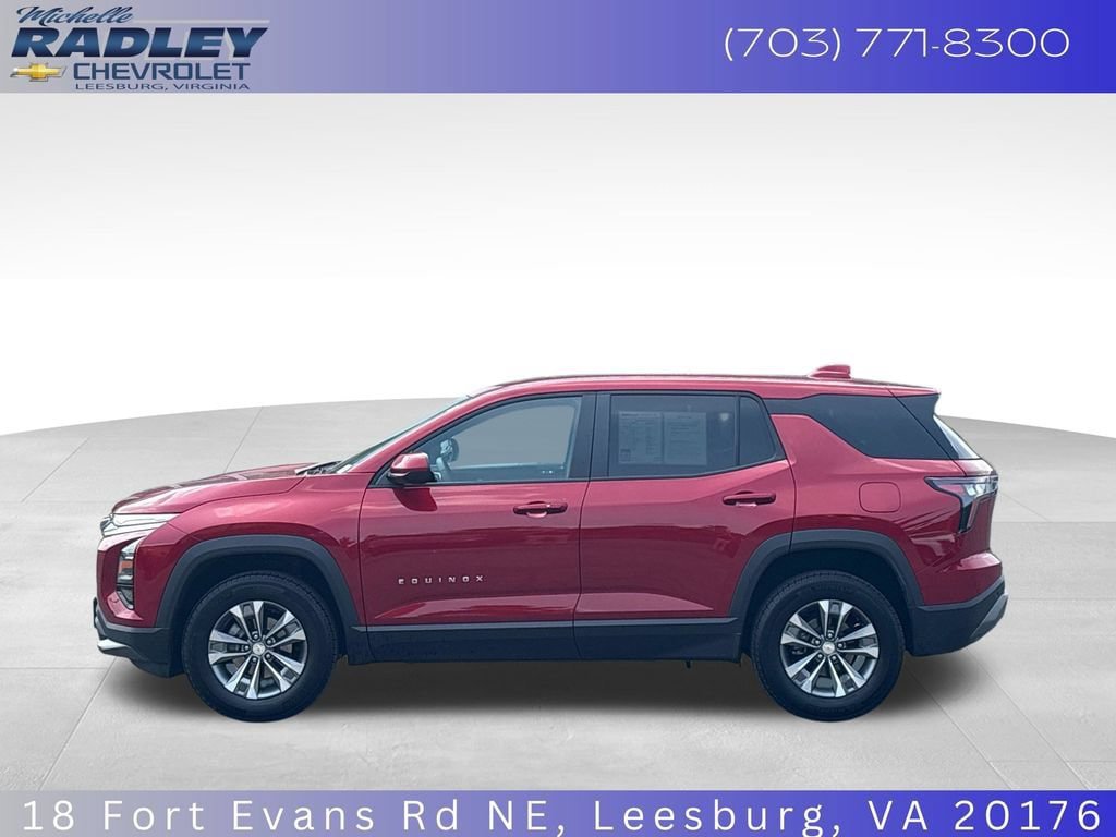 Used 2025 Chevrolet Equinox LT AWD/4WD image 2