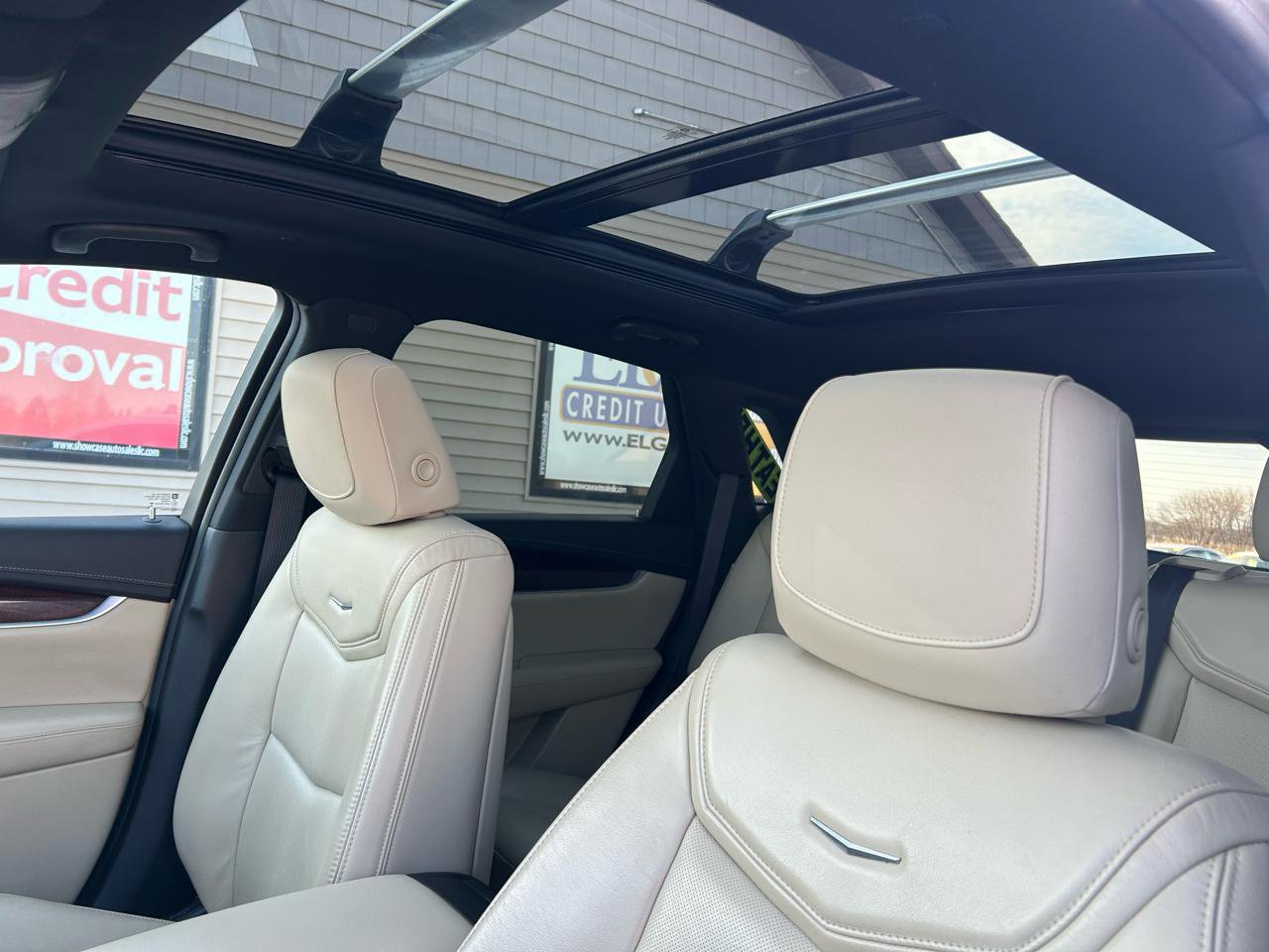 Used 2017 Cadillac XT5 Luxury w/ Driver Awareness Package image 18