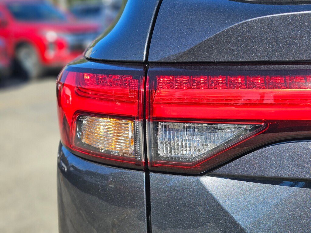 New 2025 Mitsubishi Outlander SEL image 8