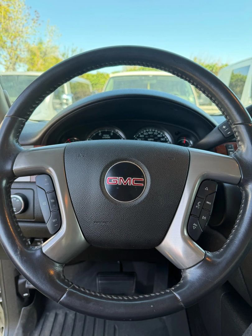 Used 2011 GMC Sierra 2500 SLT w/ SLT Convenience Package AWD/4WD image 14
